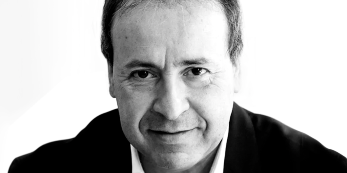 Guillermo Oliveto: «La velocidad que tiene este devenir te abruma pero te forma»