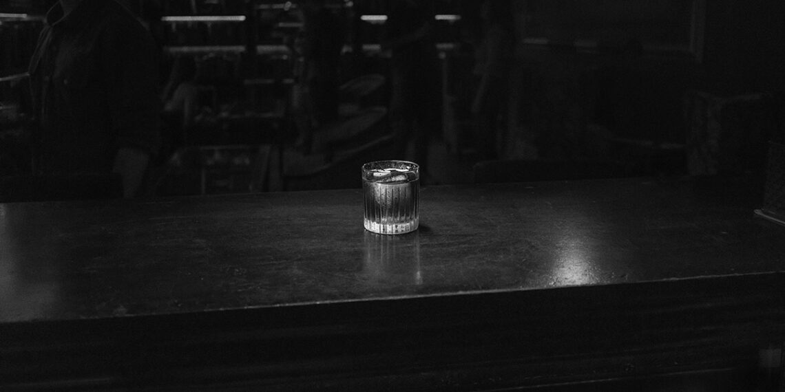 Campari y Don by Havas presentan una campaña blanco y negro para destacar el inconfundible rojo de la marca