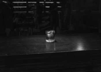 Campari y Don by Havas presentan una campaña blanco y negro para destacar el inconfundible rojo de la marca