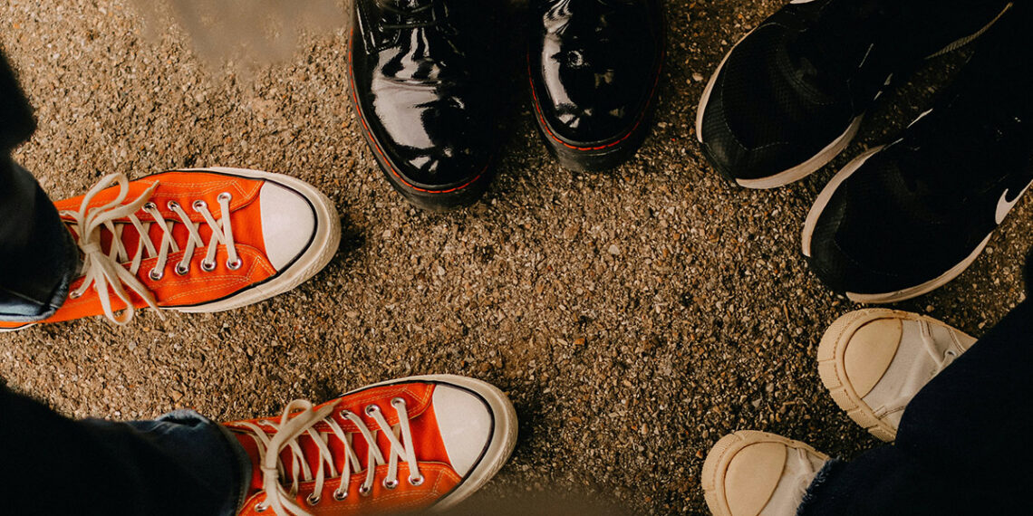 Gen Z y +50: coincidencias y diferencias que redefinen economía, trabajo y tecnología