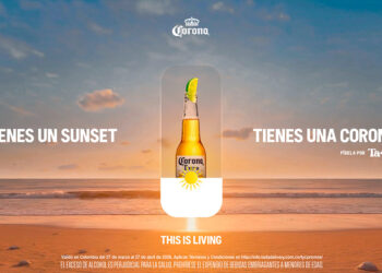 “Pay With Your Sunset”, la nueva campaña de Corona y GUT que convierte el brillo del celular en una promo